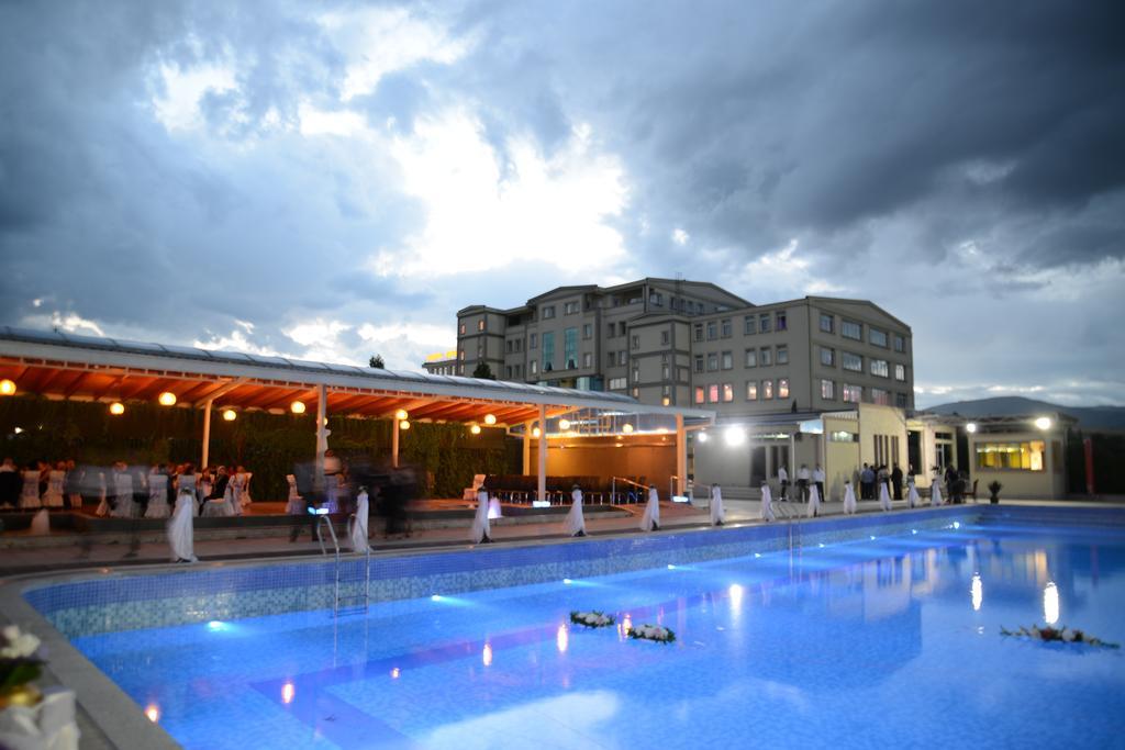 Hotel New Star Skopie Exterior foto